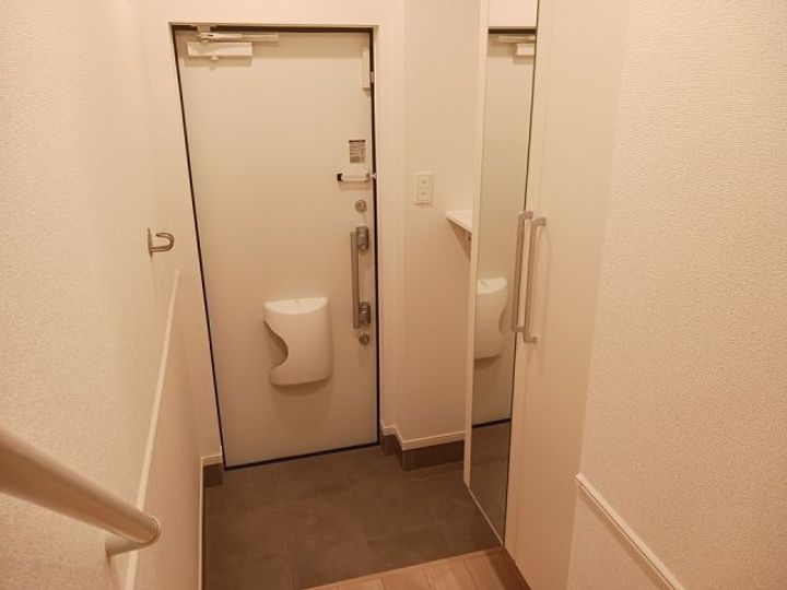 大阪府和泉市池上町(アパート)の賃貸物件の玄関