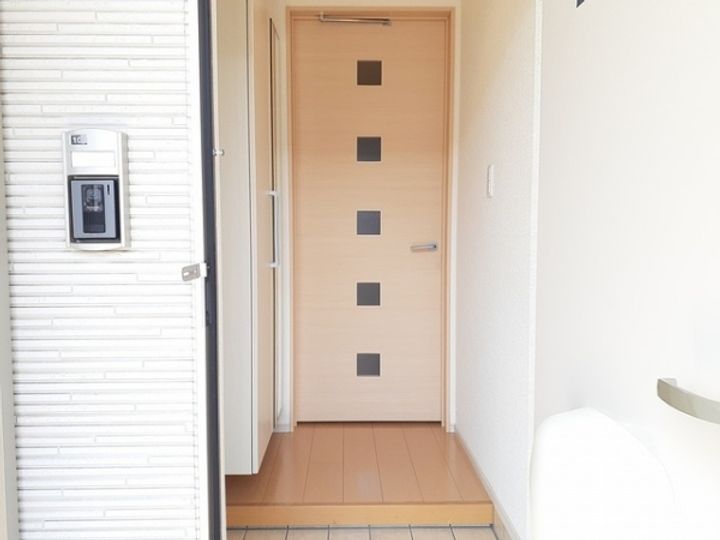 サニーヒルズ Aの玄関