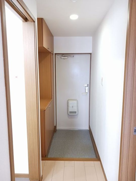 福島県福島市小倉寺字中ノ内(マンション)の賃貸物件の玄関