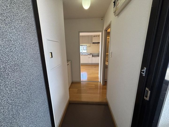 シャンボール吉岡Aの玄関