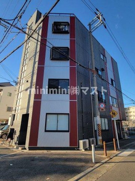 八幡屋ビルの外観