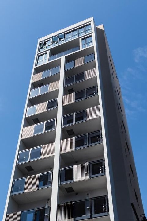 東京都新宿区白銀町の賃貸マンションの外観