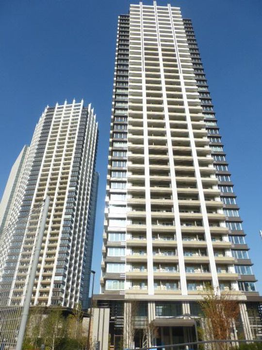 東京都品川区上大崎3の賃貸マンションの外観