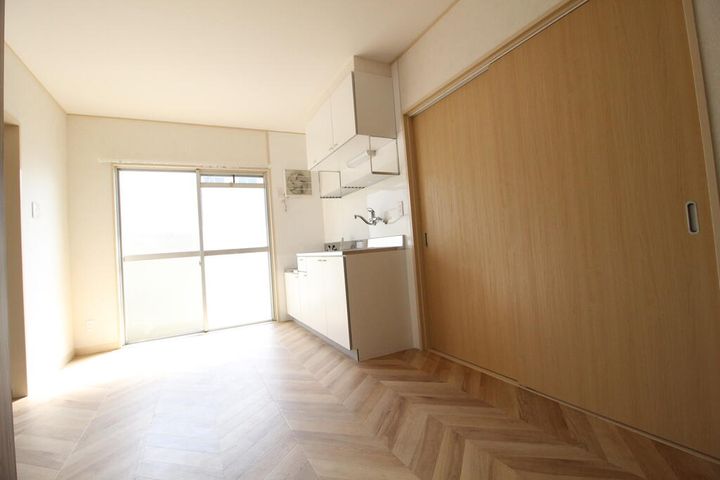 徳島県徳島市東吉野町2(マンション)の賃貸物件の玄関