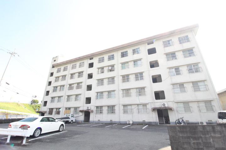 徳島県徳島市東吉野町2(マンション)の賃貸物件の外観