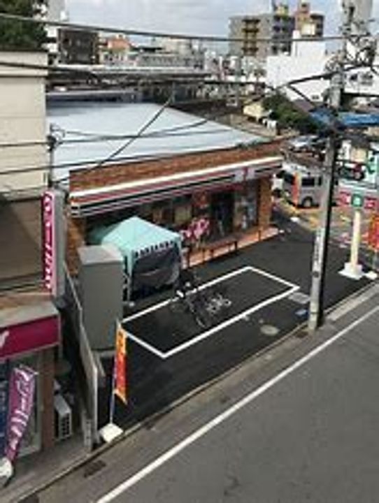 メゾンドマキの周辺