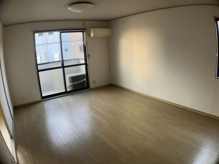 プレステージ植松 A棟の居間