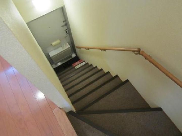 レオパレスグリーンランドの玄関