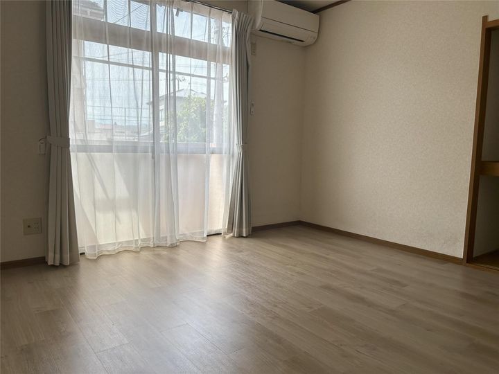 サンシティ・アイヅIの居間