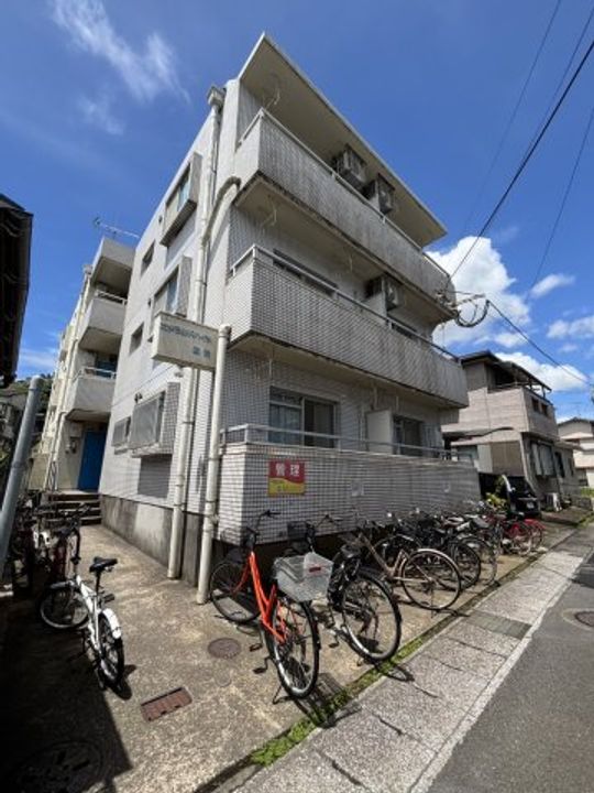 エメラルドハイツ郡元の外観