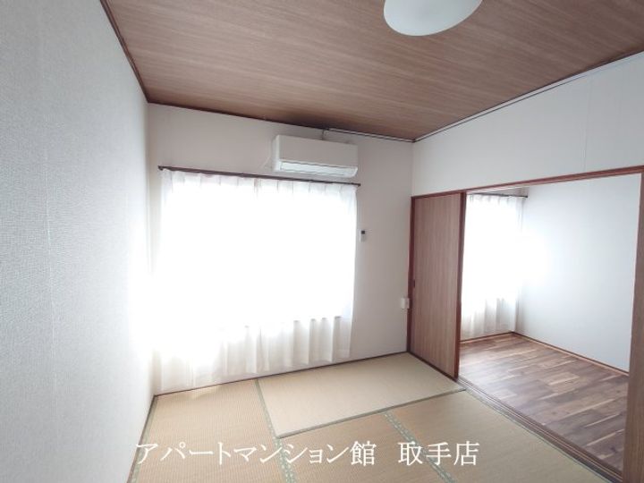 フォーシーズン藤代の居間