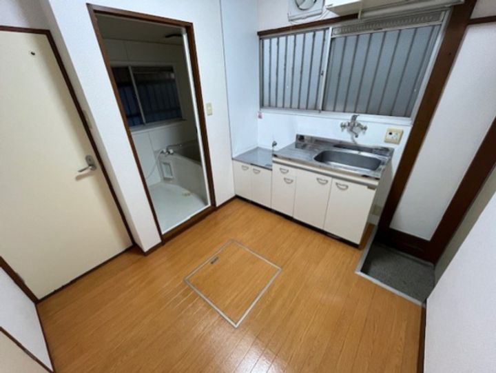 第2五輪荘の玄関