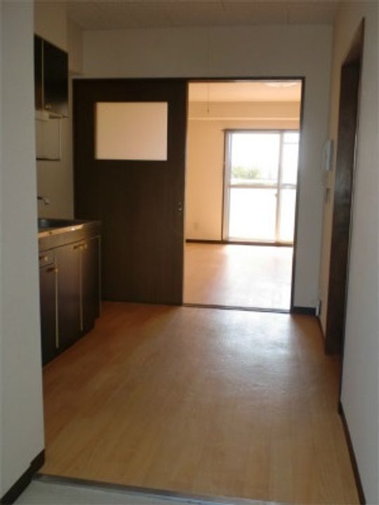 高知県南国市岡豊町八幡(マンション)の賃貸物件の玄関