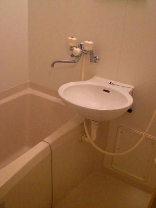 レオパレスカンフォタブル東磯山の風呂