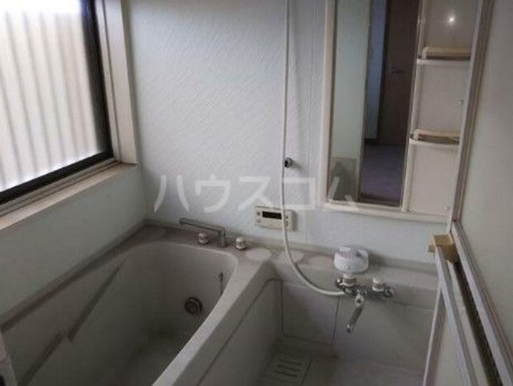 東5丁目貸家の風呂