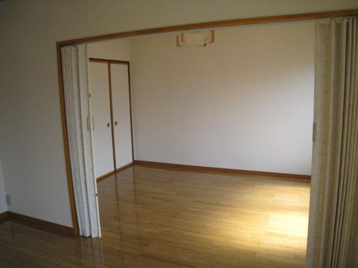 サンハイツの居間