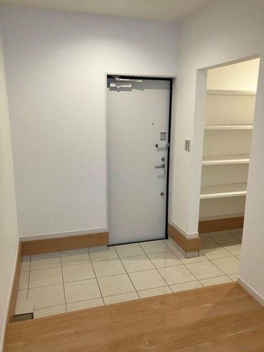 東京都練馬区平和台1(一戸建)の賃貸物件の玄関