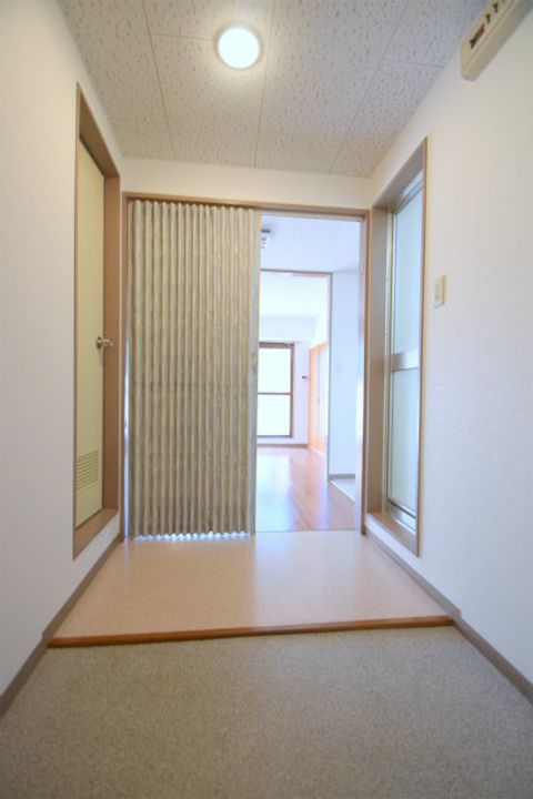 アーネスト山手Iの玄関