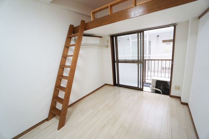 ヴィラ登戸新町の居間