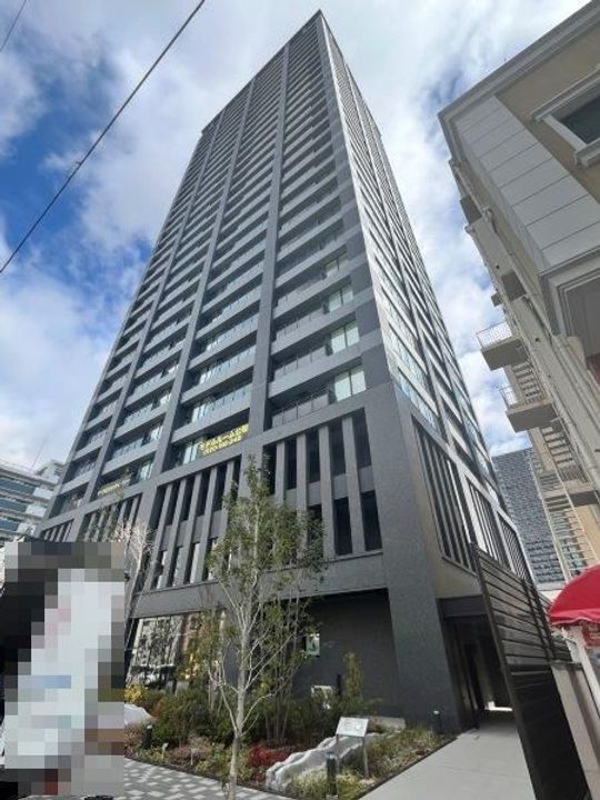 THE CROSS CITY TOWERの外観