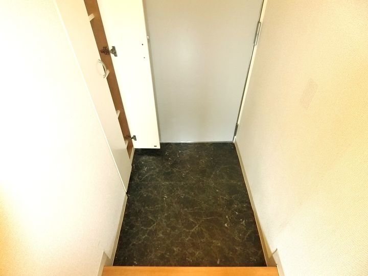 大阪府大阪市鶴見区鶴見3(マンション)の賃貸物件の玄関