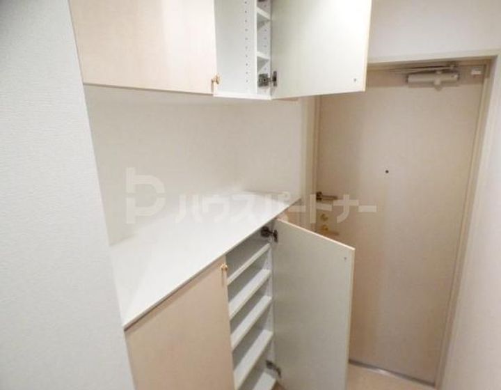 千葉県船橋市東中山2(マンション)の賃貸物件の玄関