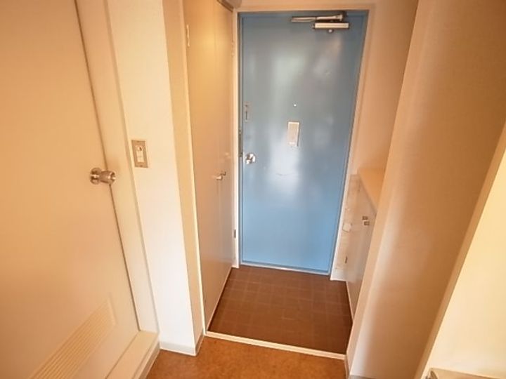 メゾンさくらの玄関