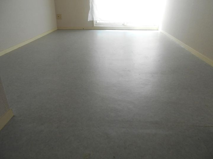 ハイツアーバンセ205号の居間