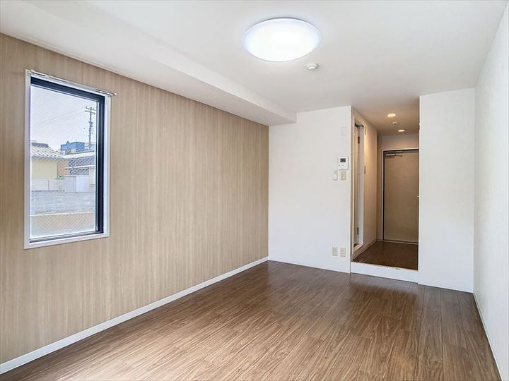 OMレジデンス金沢十三間町の居間