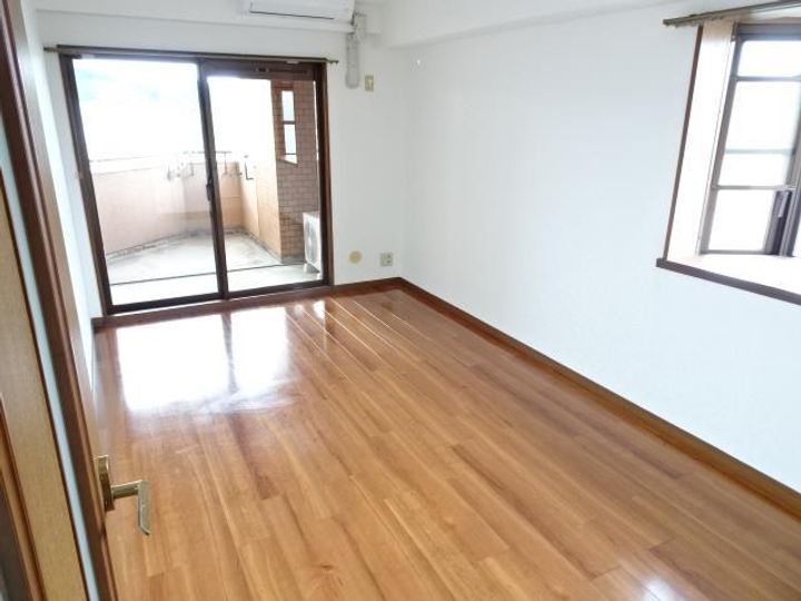 ライオンズマンション米子東町(506)の居間