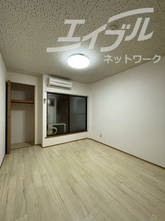 関大前エビスハイツの居間