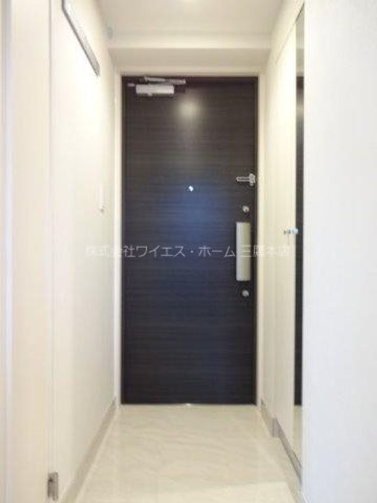 オーバスホームズ武蔵小金井の玄関