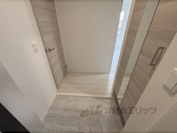 Maisonrenardの玄関