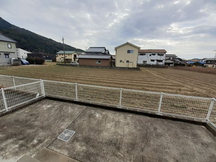 コモドポストの内装