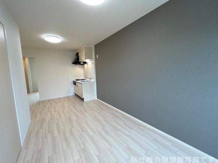 カルテット元今泉IIの居間