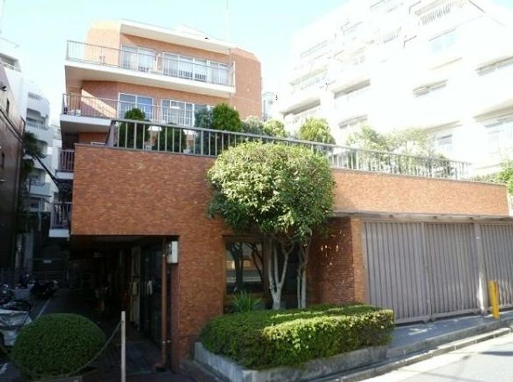 トーカン原宿キャステールの外観