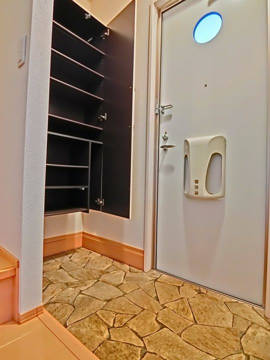 広島県広島市東区中山新町3(一戸建)の賃貸物件の玄関