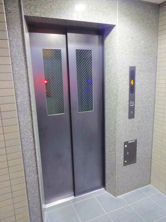 東京都中野区中央4(マンション)の賃貸物件の地図