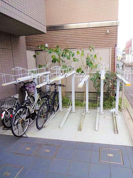 東京都中野区中央4(マンション)の賃貸物件の地図