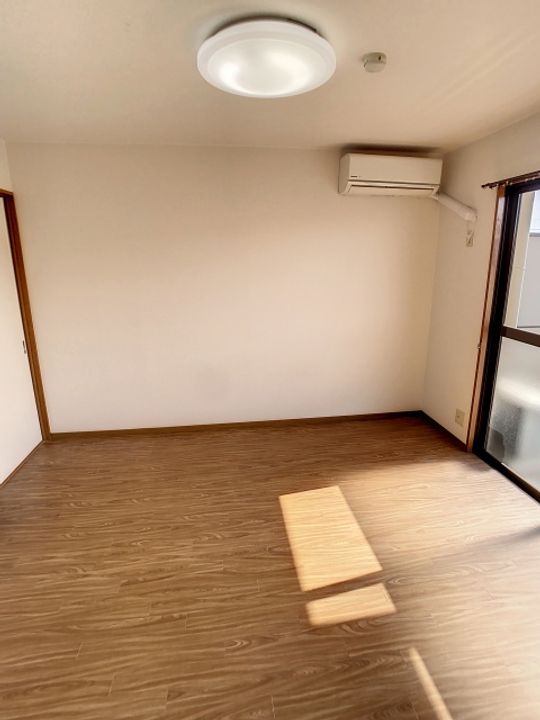 レジデンス・スギエの居間