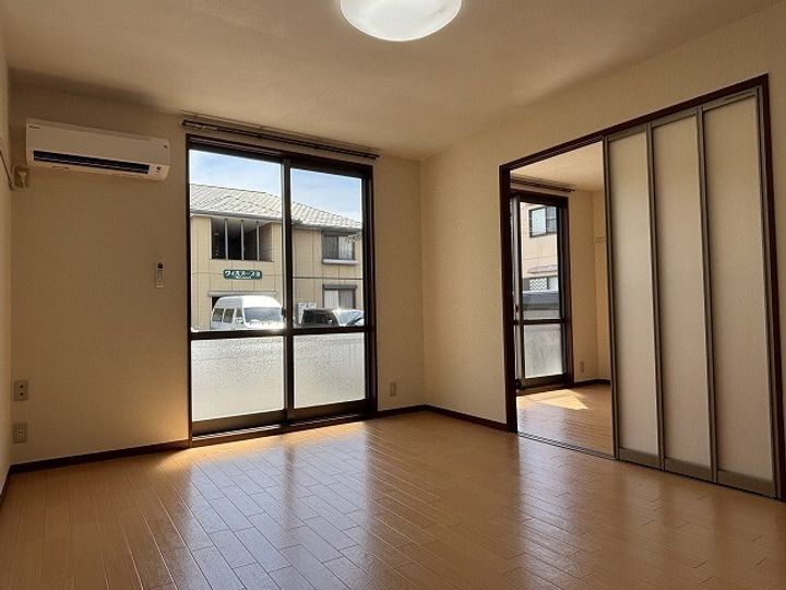 ヴィルヌーブ  Aの居間