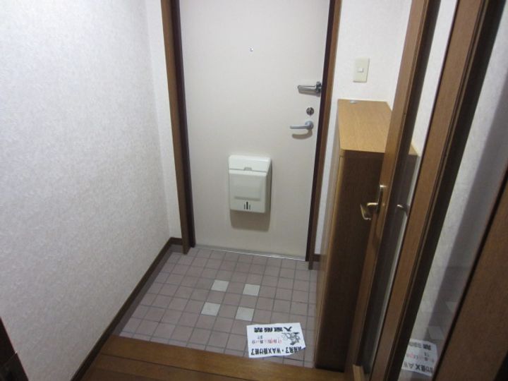 大阪府岸和田市磯上町1(マンション)の賃貸物件の玄関