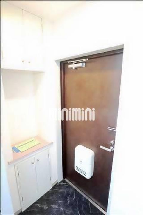 グレイスフルマンションの玄関