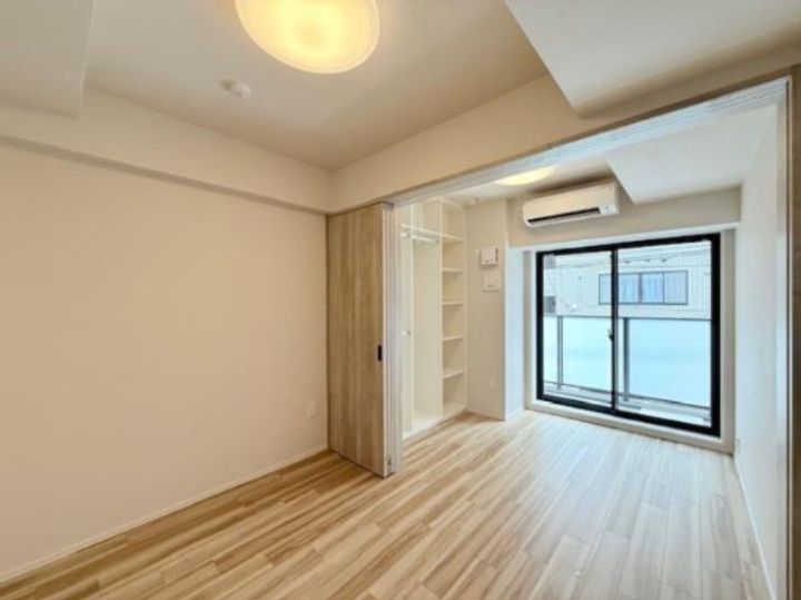 東京都文京区本駒込5の賃貸マンションの居間