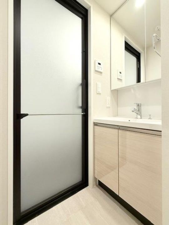 東京都文京区本駒込5の賃貸マンションの内装