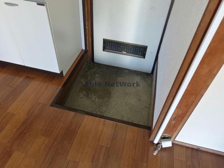 ハイツ山田Dの玄関