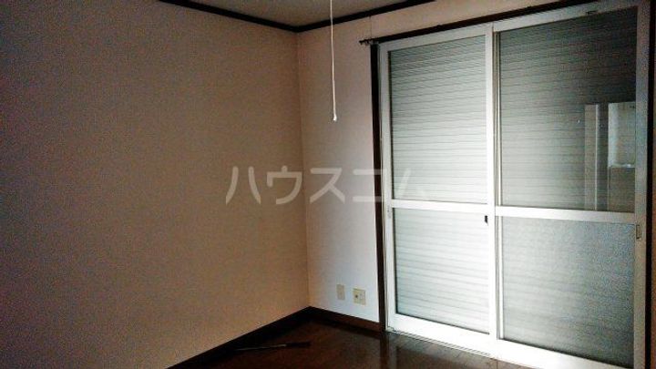 フローラル Iの居間