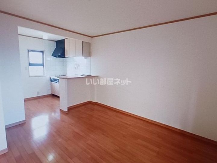 三重県伊賀市服部町3(アパート)の賃貸物件の居間