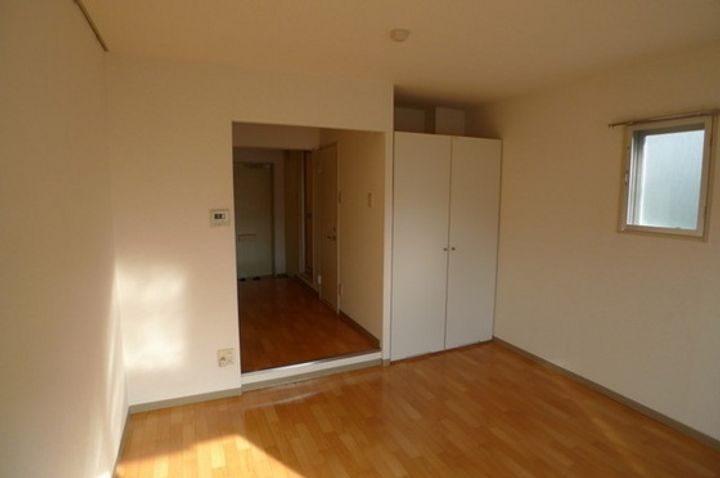 アルファ西古松の居間