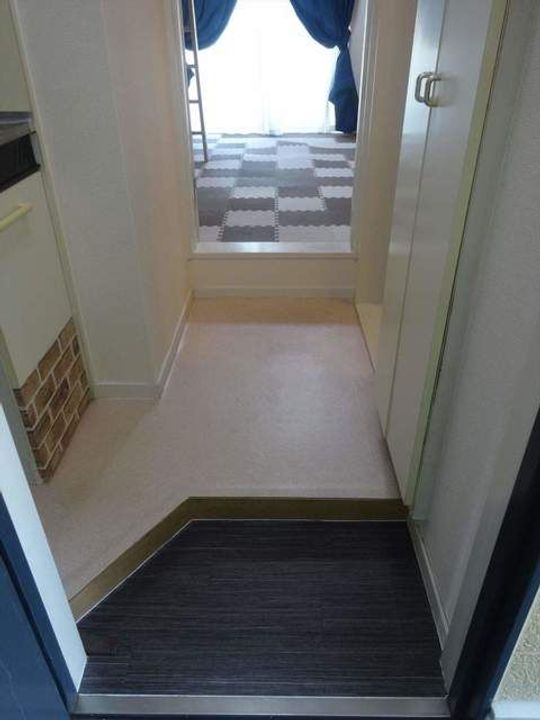 レオパレス西浜第2の玄関